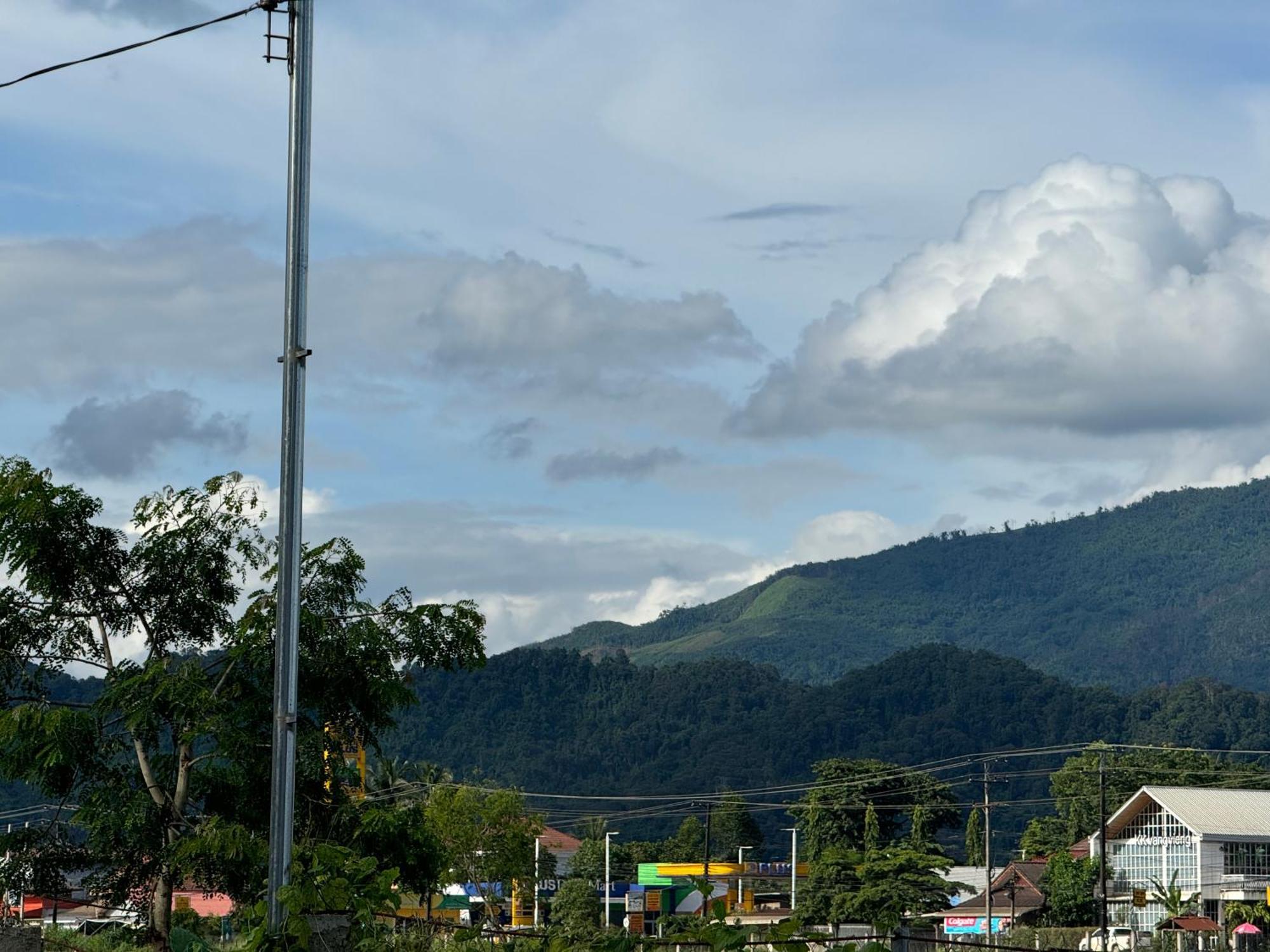 A P S Moutain View Hotel Vang Vieng Exterior photo