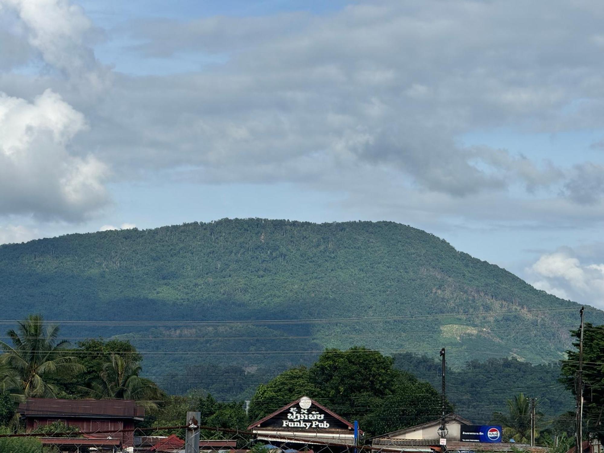A P S Moutain View Hotel Vang Vieng Exterior photo