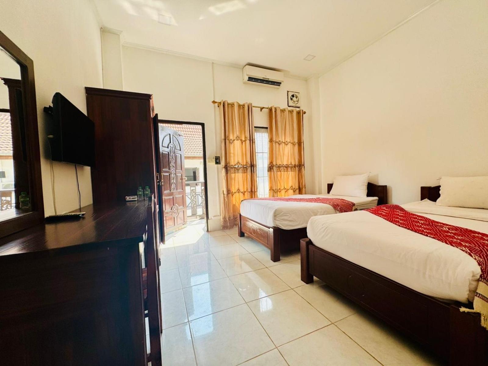 A P S Moutain View Hotel Vang Vieng Exterior photo