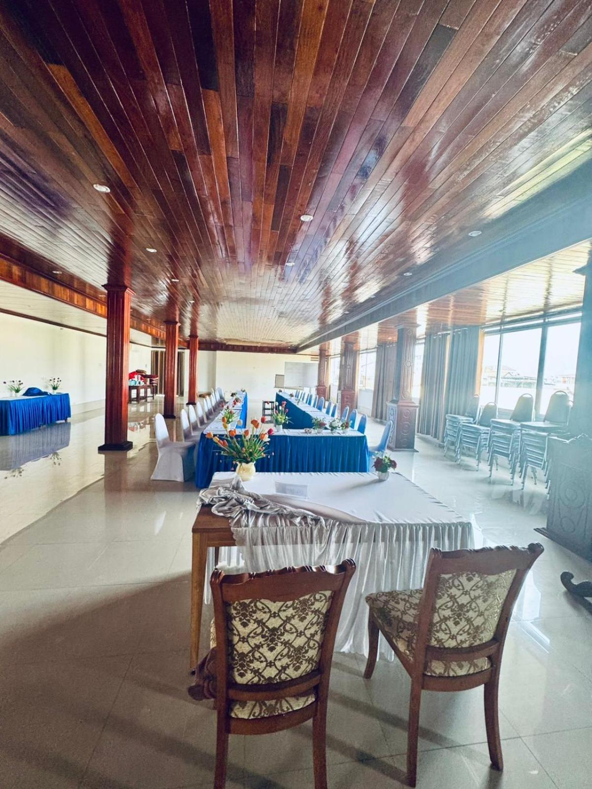 A P S Moutain View Hotel Vang Vieng Exterior photo