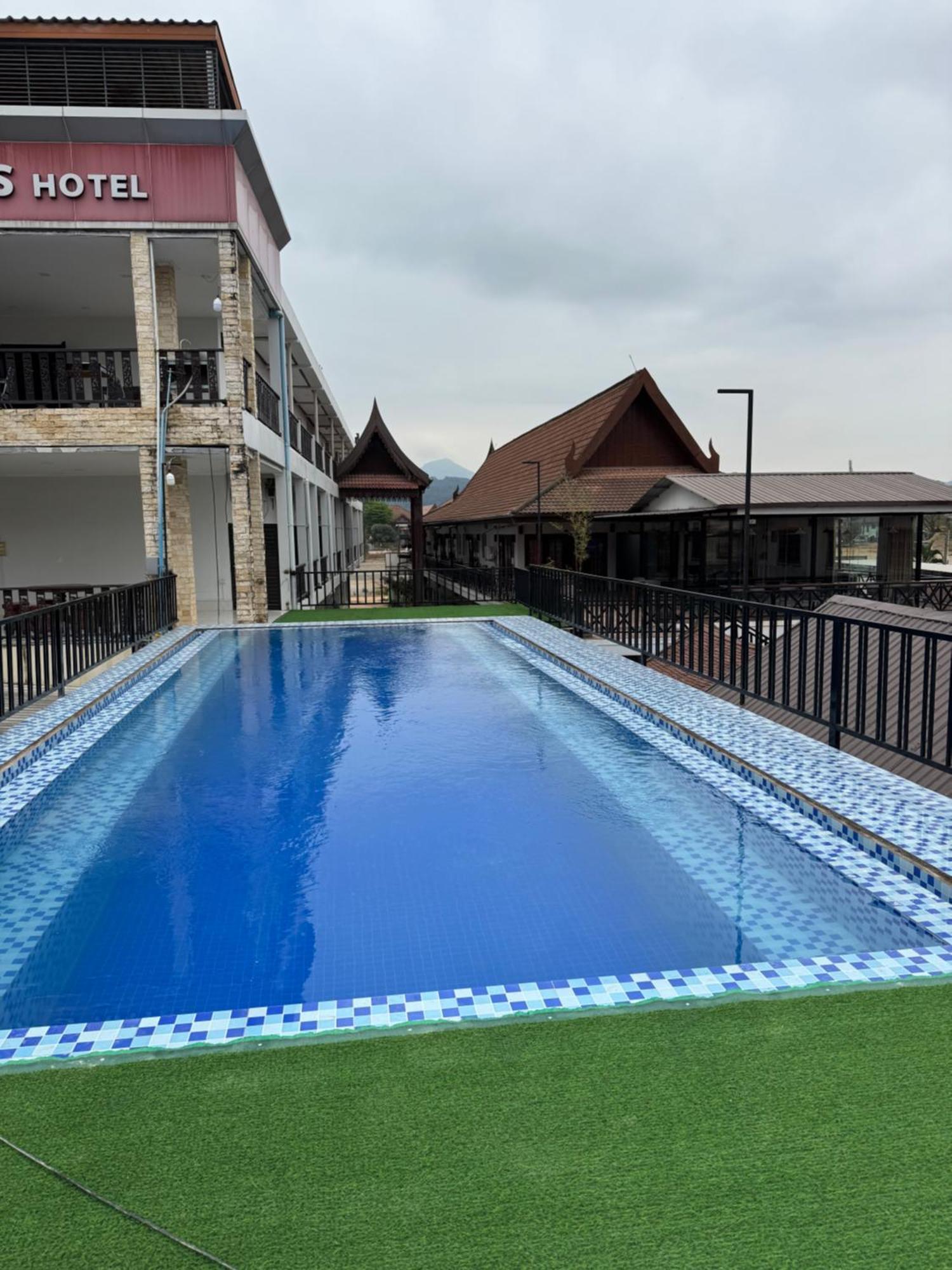A P S Moutain View Hotel Vang Vieng Exterior photo